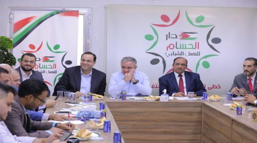 وزير الشباب معالي محمد النابلسي يحاور الشباب بدار الحسام للعمل الشبابي في محافظة الزرقاء