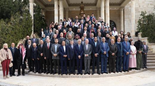 العيسوي: مواقف الملك تنطلق من مبادىء ثابتة ورؤية استشرافية حصيفة لقضايا أمته والمنطقة.