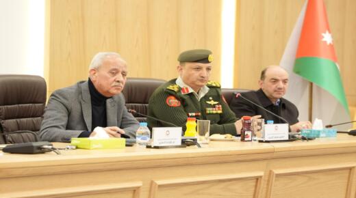 “صناعة عمان” تبحث تعزيز تواجد المنتجات الوطنية في أسواق “الاستهلاكية العسكرية”