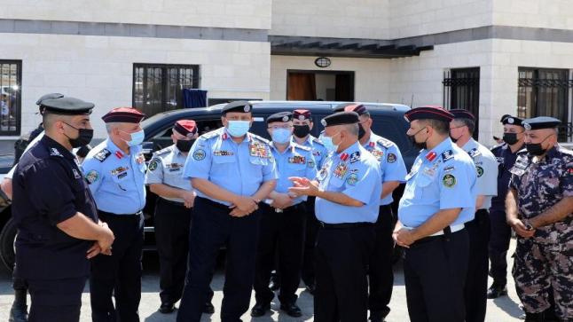 مدير الأمن العام يفتتح المحطة الأمنية المتكاملة للممر التنموي (طريق الـ100) .
