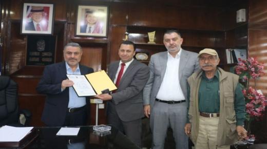 بلدية بيت لقيا بفلسطين تنتدب المستشار محمد عاصي لتسليم برقية تهنئة لرئيس واعضاء مجلس بلدي الزرقاء