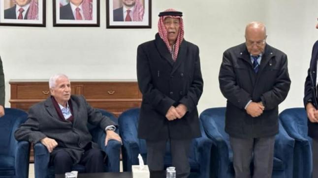 مندوبا عن الملك وولي العهد.. العيسوي يعزي آل بدران