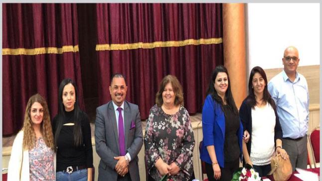 الاستاذ المحامي سائد الشمايلة يحاضر بطلبة الزرقاء عن مادة «الديمقراطية»