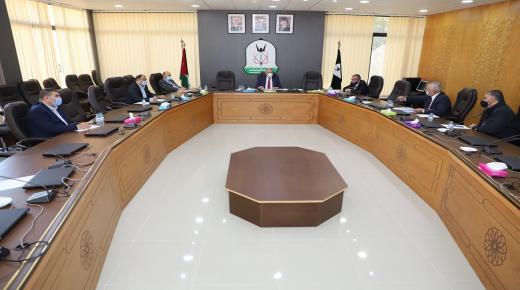 جامعة اليرموك : الهيلات يترأس اجتماع اللجنة العليا للاحتفالات بمئوية الدولة الأردنية