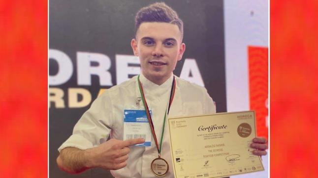 التدريب المهنيّ يبارك للخريج عبدالعزيز وائل بصول لحصوله على المركز الاول في مسابقة Horeca Jordan 2021 المتخصصة بالطهي