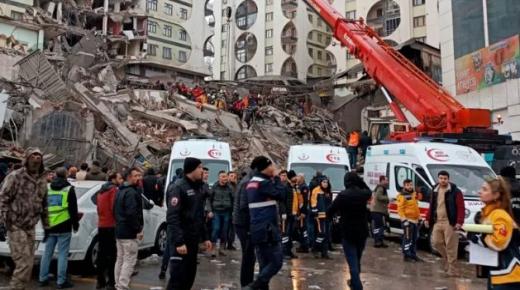 فيديو – زلزال تركيا: زلزال هائل مدمر يقتل أكثر من 1500 شخص في تركيا وسوريا والسكان نائمون