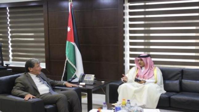 وزير النقل يشيد بالعلاقات المميزة مع دولة قطر النابعة من التفاهم المشترك