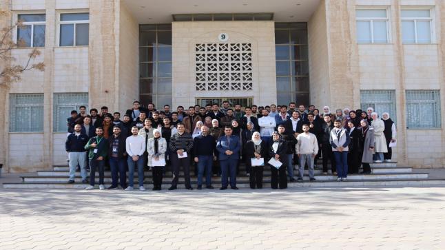 كلية العلوم وتكنولوجيا المعلومات في جامعة الزيتونة تنظم فعالية “ساعة برمجة العالمية” لعام 2024