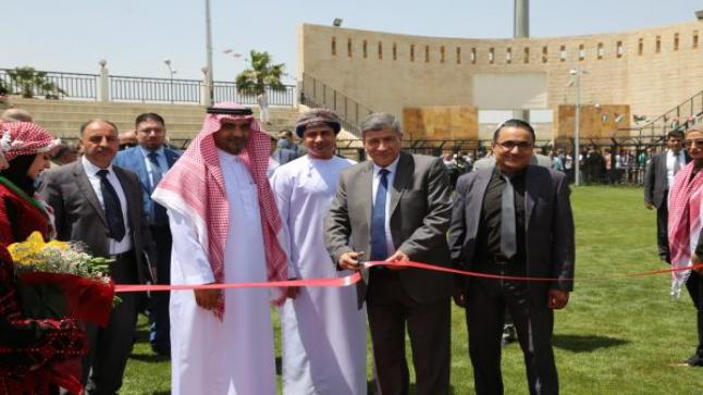 جامعة الزيتونة الاردنية تفتتح معرض الجاليات التاسع