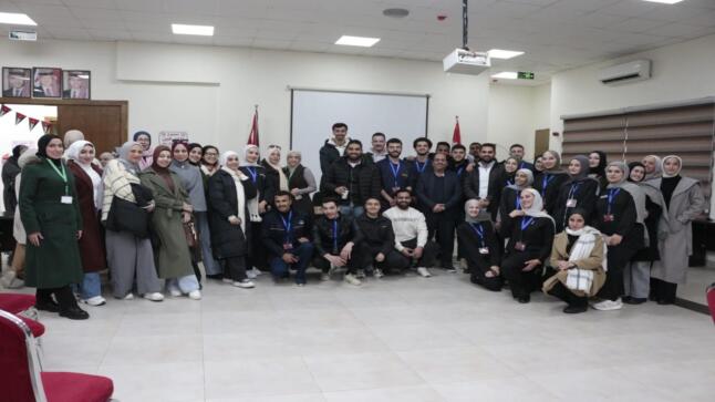 كلية العلوم الطبية التطبيقية بجامعة الزيتونة الأردنية تنظّم ندوة مجتمعية في مادبا حول رعاية كبار السن والوقاية من السقوط المنزلي.
