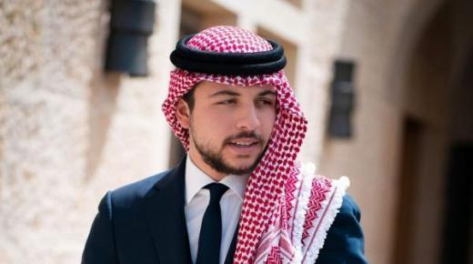 ولي العهد يعزي عشيرة العضايلة