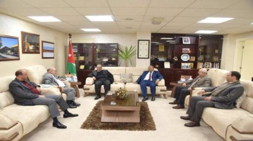 تعزيز التعاون بين “الهاشمية” و”آل البيت”