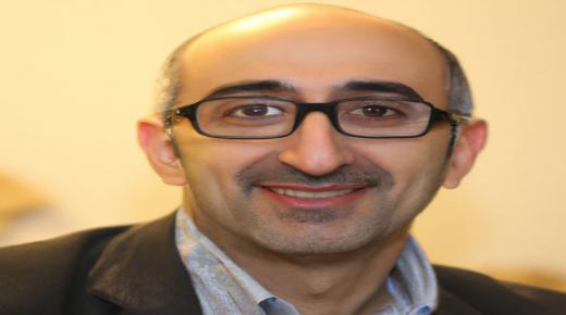 من الذي يكتب أخبار جامعة الشرق الأوسط؟