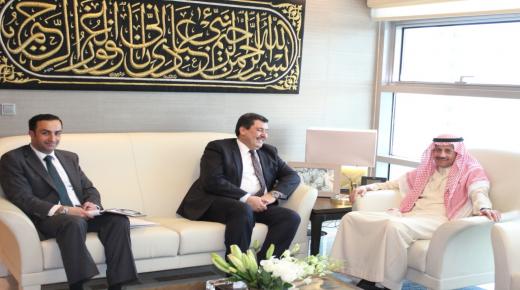سفير المملكة لدى الأردن يستقبل المدير التنفيذي لمركز الملك عبدالله الثاني للتميز.