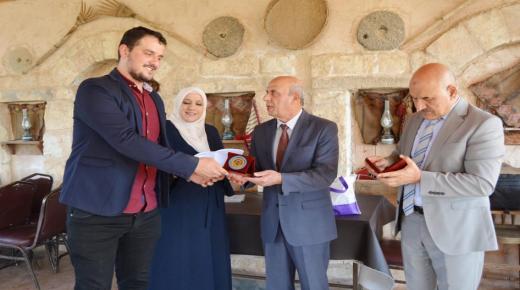 كلية تكنولوجيا المعلومات في جامعة فيلادلفيا تحتفي بأوائل طلبتها الخريجين