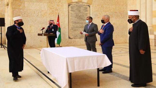 العيسوي يسلّم 31 إماماً وواعظاً المكرمة الملكية للمُقبلين على الزواج