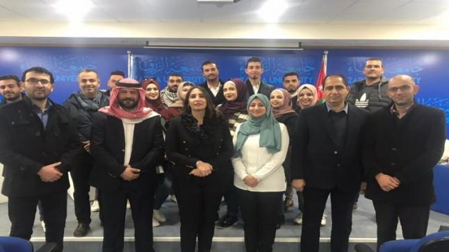 مجلس حاضنة الاعمال يطلعون على مشاريع التخرج في كلية تكنولوجيا المعلومات بجامعة الزرقاء