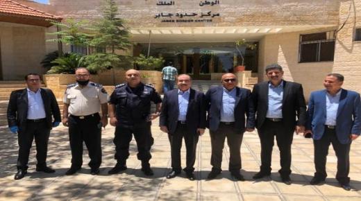 اللوزي يتابع حركة الشاحنات وانسيابية البضائع في مركز حدود جابر