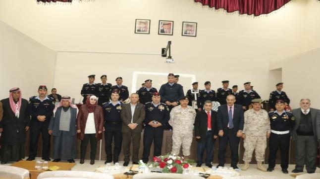 الجبور يرعى احتفال تكريم أسر الشهداء في مدرسة زينب الاسدية الثانوية – بالصور