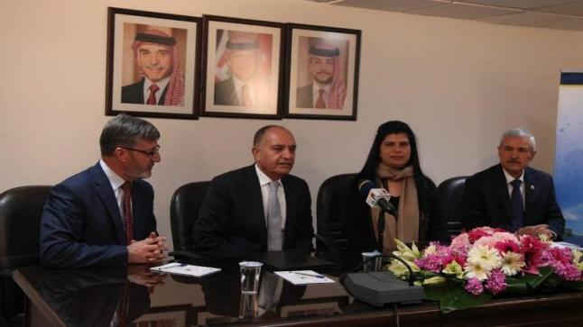 توقيع مذكرة تفاهم بين جامعة الاميرة سمية للتكنولوجيا ووكالة الأنباء الاردنية ” بترا “