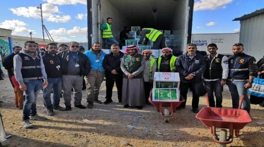 مركز الملك سلمان للإغاثة يوزع 2725 سلة غذائية ضمن محطته السابعة على السوريين في مخيم الأزرق