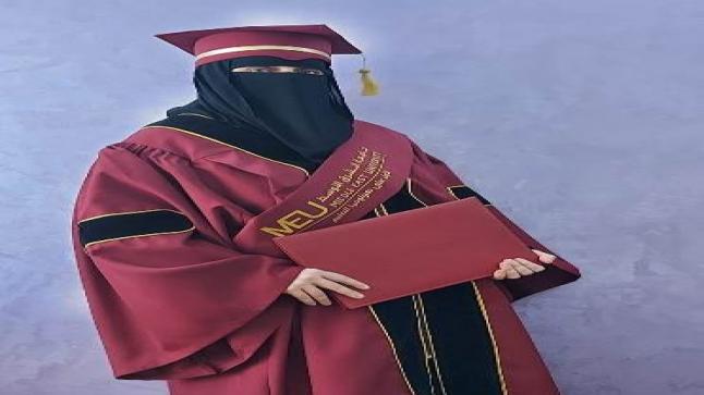 طالبة “الشرق الأوسط” نانسي “محمد خير” المجذوب تلبي النداء الهاشمي (صور)