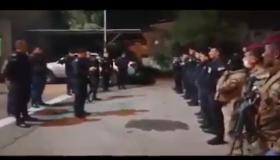 بالفيديو :ماذا قال المقدم” أشرف حداد “رئيس مركز أمن المدينة في لواء الرصيفة اثناء اجتماعه بمجموعة أمنية