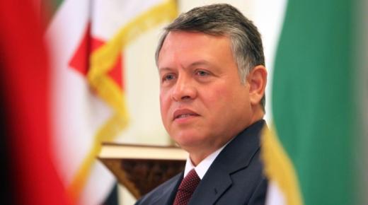 الملك يبعث برسالة إلى الرئيس المصري