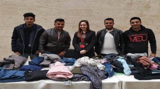 طلبة إعلام جامعة الشرق الأوسط ينفذون حملة “يلي ما بلزمك بلزمنا” للتكافل الاجتماعي