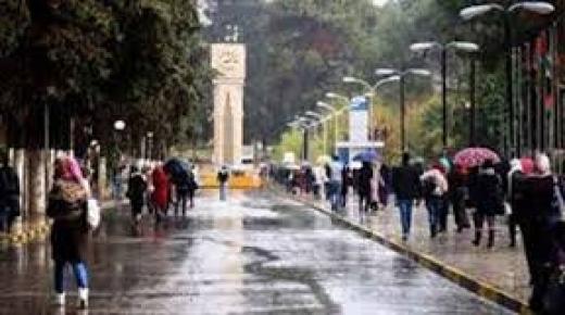 الحكومة وجامعات ومستشفيات وبنوك تعلق وتؤخر دوامها ليوم غد الأثنين 10/2/2020