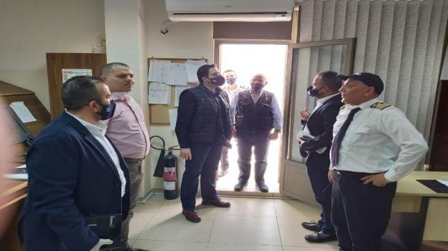 وزير النقل خالد سيف: يؤكد أن منظومتا الشحن البري والبحري والموانئ تسير حسب الخطط