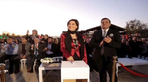 إضاءة شجرة الميلاد بموقع المغطس