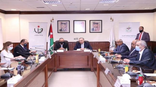 توقيع مذكرة تفاهم بين “الشباب” و”النزاهة ومكافحة الفساد”