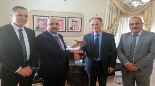 القنصل العام الأردني في جدة يبحث مع وفد “سفير الضمان” ترتيبات زيارته