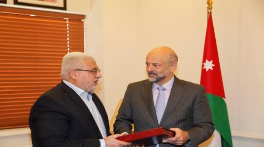 رئيس الوزراء يتسلم نسخة من تقرير المركز الوطني لحقوق الإنسان