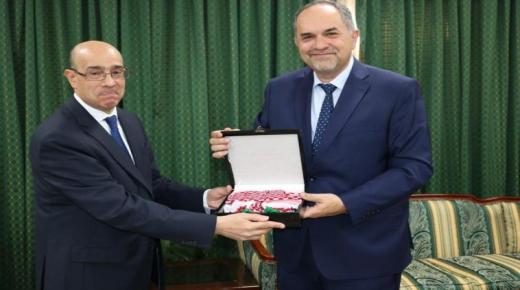 التلهوني والسفير التونسي يبحثان تطوير التعاون القضائي والقانوني بين البلدين