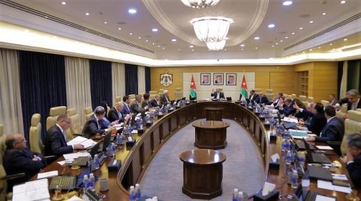 مجلس الوزراء يلغي تفويض قطع أراض في الكرك، ويوافق على تأجير مواقع لإقامة مخيّمات سياحيّة في العقبة