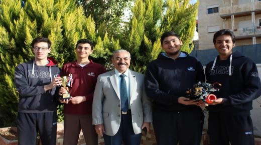 مدارس النظم الحديثة تحقق على مستوى المملكة المركز الثالث عن مشروع (Grendizer 1) والمركز الثالث عن مشروع (Grendizer 2) مسابقة جمع الكرات