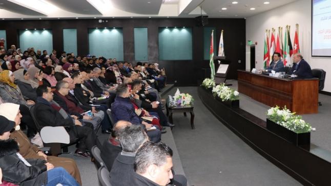 رئيس “عمان العربية ” يلتقي طلبة الماجستير والبكالوريوس الجدد
