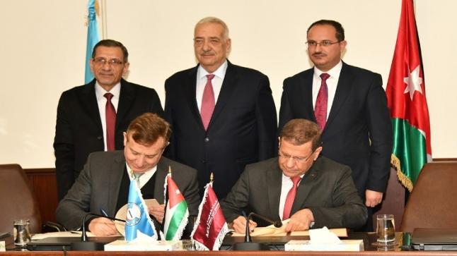 مذكرة تفاهم بين جامعتي العلوم والتكنولوجيا والشرق الأوسط