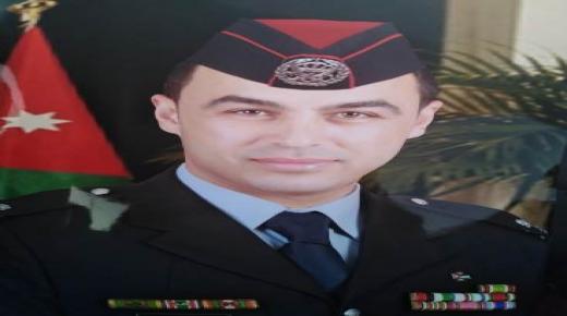 امجد العموش يهني مالك محمد الخلايله بمناسبة الترفيع