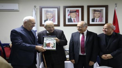 عدنان أبو عودة – صيغة صفقة القرن كتبت لكي ترفض
