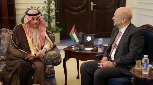 رئيس الوزراء الأردني يستقبل سفير المملكة العربية السعودية لدى الأردن