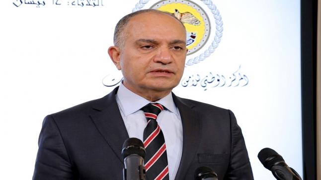 الحكومة: ندرس فرض أمر دفاع يلزم بارتداء الكمامات