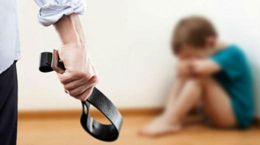 القبض على شخص ضرب ابنه ذا السبع سنوات حتى الموت وادعى تعرضه للسقوط في عمان