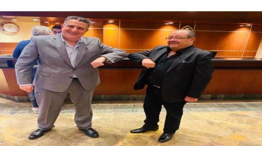 لمواجهة كورونا الاردنييون يبتكرون طريقة مصافحة جديدة