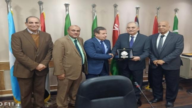 رئيس مجلس أمناء جامعة الزرقاء يزور الأكاديمية العربية للعلوم والتكنولوجيا والنقل البحري في مصر