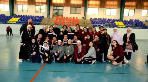 جامعة فيلادلفيا تنظم بطولة خماسي كرة القدم لطالبات المدارس