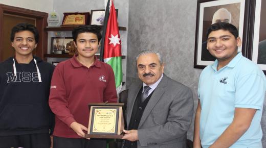 مدارس النظم الحديثة تتربع على قمة المركز الأول في مسابقة هاكاثون التطبيقية للإبداع