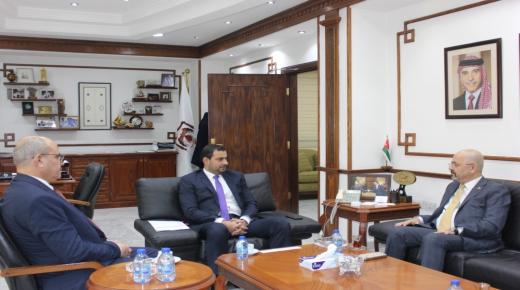 السفير العذاري ومعالي وزير الصناعة والتجارة والتموين يبحثان دعم النشاط التجاري بين البلدين